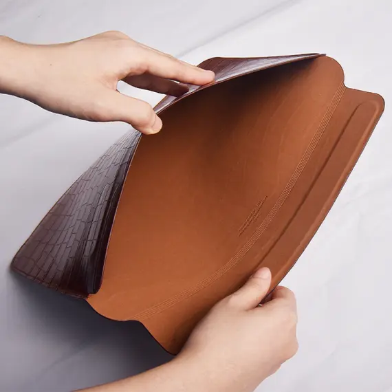 Notebook case WiWU 13.3'' Skin Croco Genuine Leather Sleeve Brown, 5 imageNotebook case WiWU 13.3'' Skin Croco Genuine Leather Sleeve Brown, 5 imageNotebook case WiWU 13.3'' Skin Croco Genuine Leather Sleeve Brown, 5 image